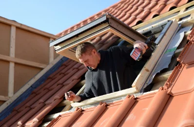 Pose de fenêtres de toit Velux à Nalliers